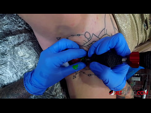 ❤️ Extremadamente tatuado hottie Sully Savage consiguió un tatuaje en su clítoris Video de porno de calidad en es.tubeporno.xyz ❌️❤️❤️❤️❤️❤️❤️❤️